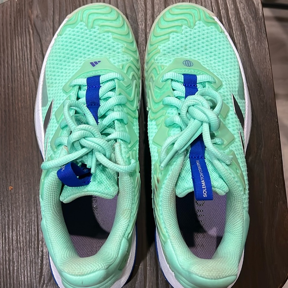 Adidas women size 8 PICKLEBALL SHOES